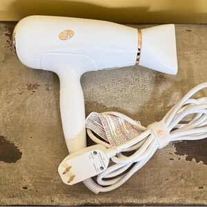 Limited time sale ⚡️T3 Luxe White and Gold Hair Dryer